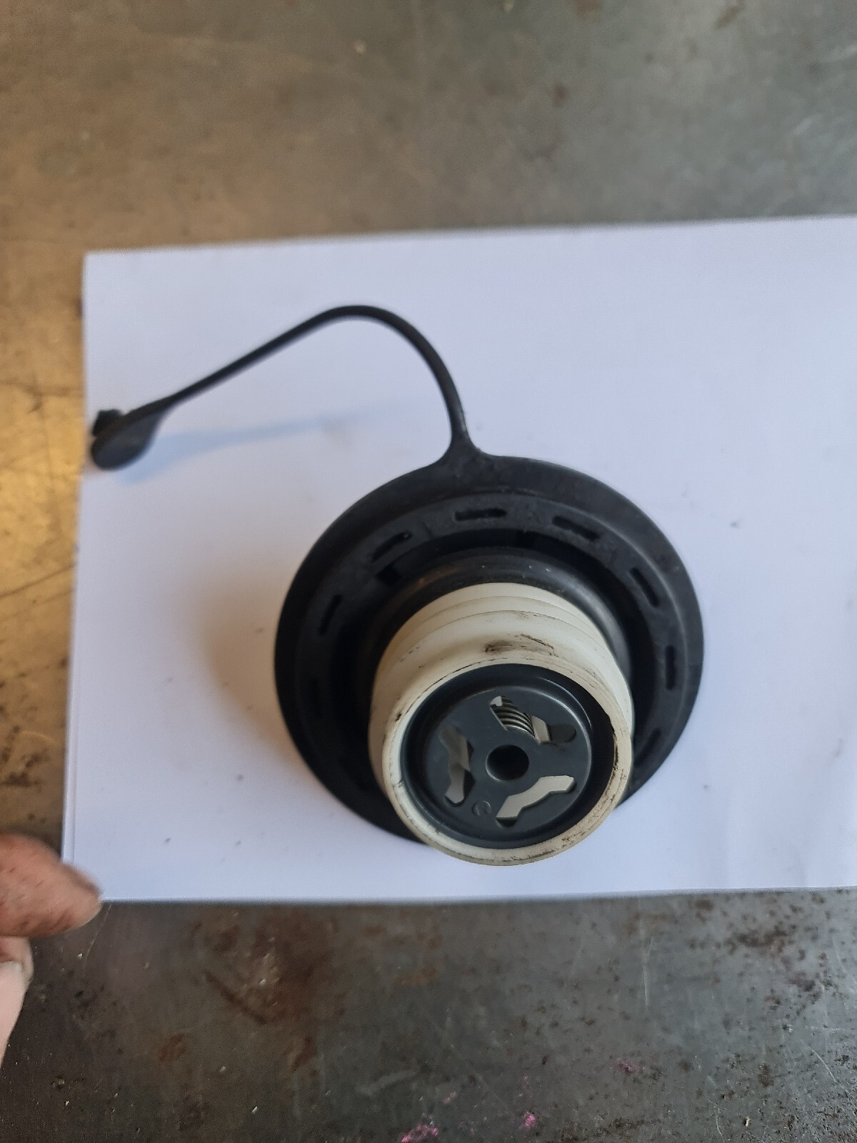 20022008 Mk6 Ford Fiesta Fuel Cap With Cord eBay