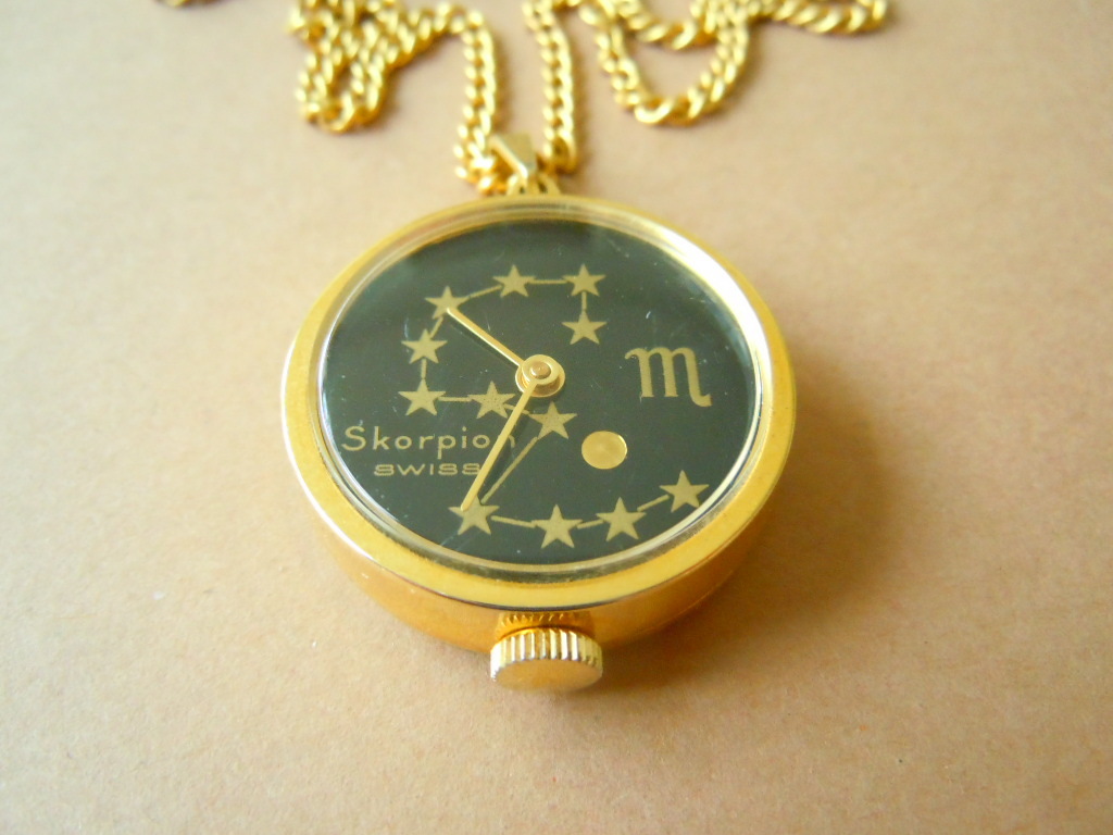 Zodiac Sign Pocket Watch Manual Winding with Chain Sc… Gem