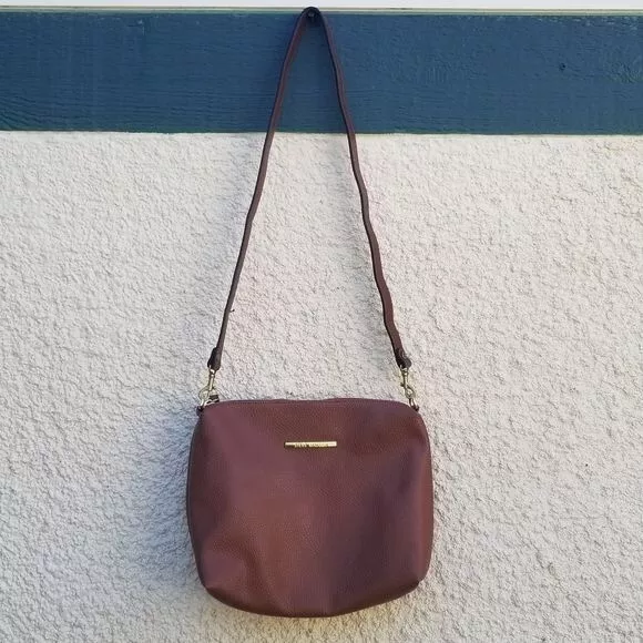 steve madden sling bag