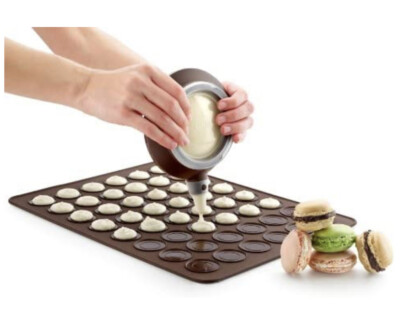     Lekue Macaron Kit with Decomax Pen and Baking Sheet    