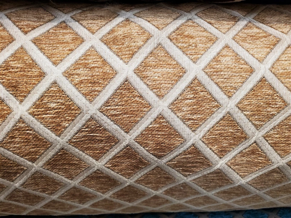 Almohada flecos chenilla floral vid dorada para sofá silla hecha en estados unidos Foto 3 de 3