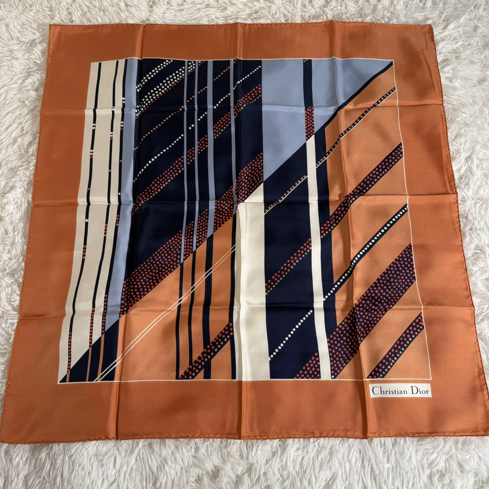 Foulard Christian DIOR en soie 