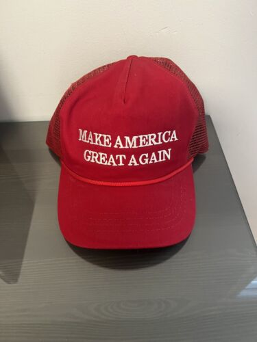 Chapeau rouge officiel Donald Trump Cali Fame MAGA Make America Great Again 2016 - Photo 1 sur 10