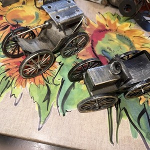 2 VINTAGE CARS TIN METAL WELDED Silver Color
