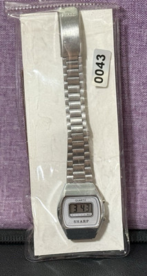 Vintage Sharp Digital Watch  Metal Wristwatch Quartz Stainless Steel Back 0043