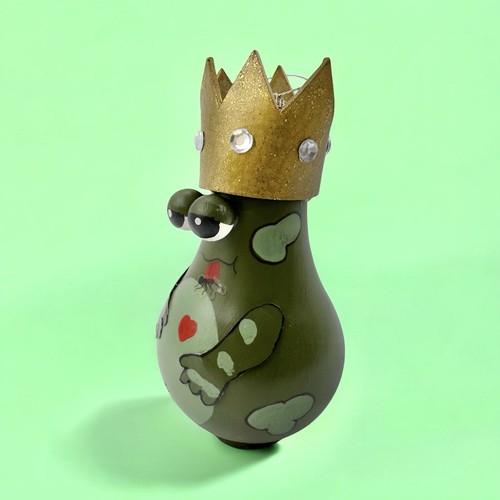 PRINCESS FROG PRINCE Whimsical FIGURE Hand Painted Light Bulb Figural Ornament - Picture 5 of 24