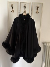 Damen Poncho Cape Mantel schwarz uni mit Fell...