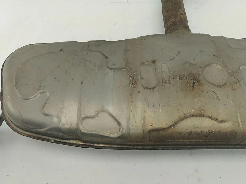 VW VOLKSWAGEN EOS Exhaust Muffler With Tail Pipe 2007 2008 2009 2010 2011 Foto 3 de 4