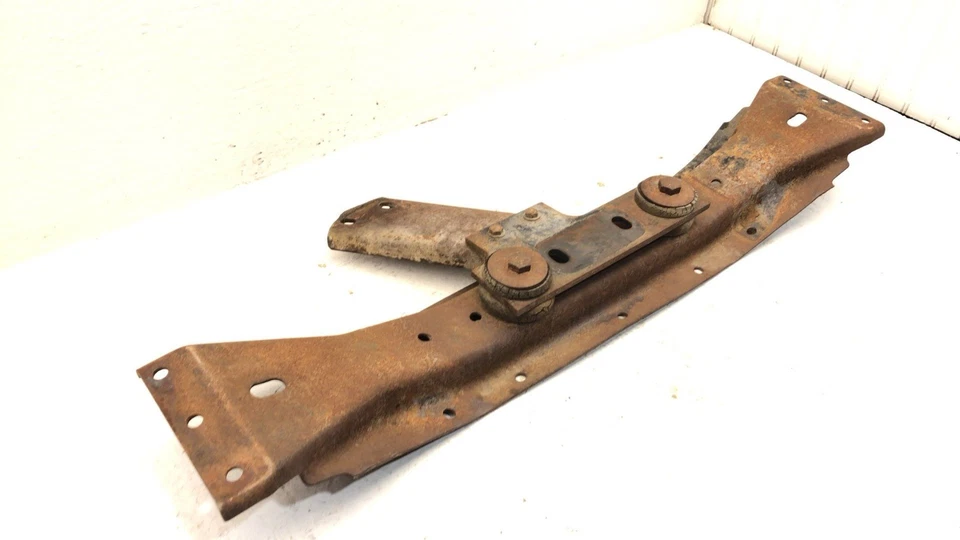 Оригинальный кронштейн для крепления поперечного сечения коробки передач Dodge Ram W250 1986 года выпуска 4x4 Mt - Изображение 3 из 4