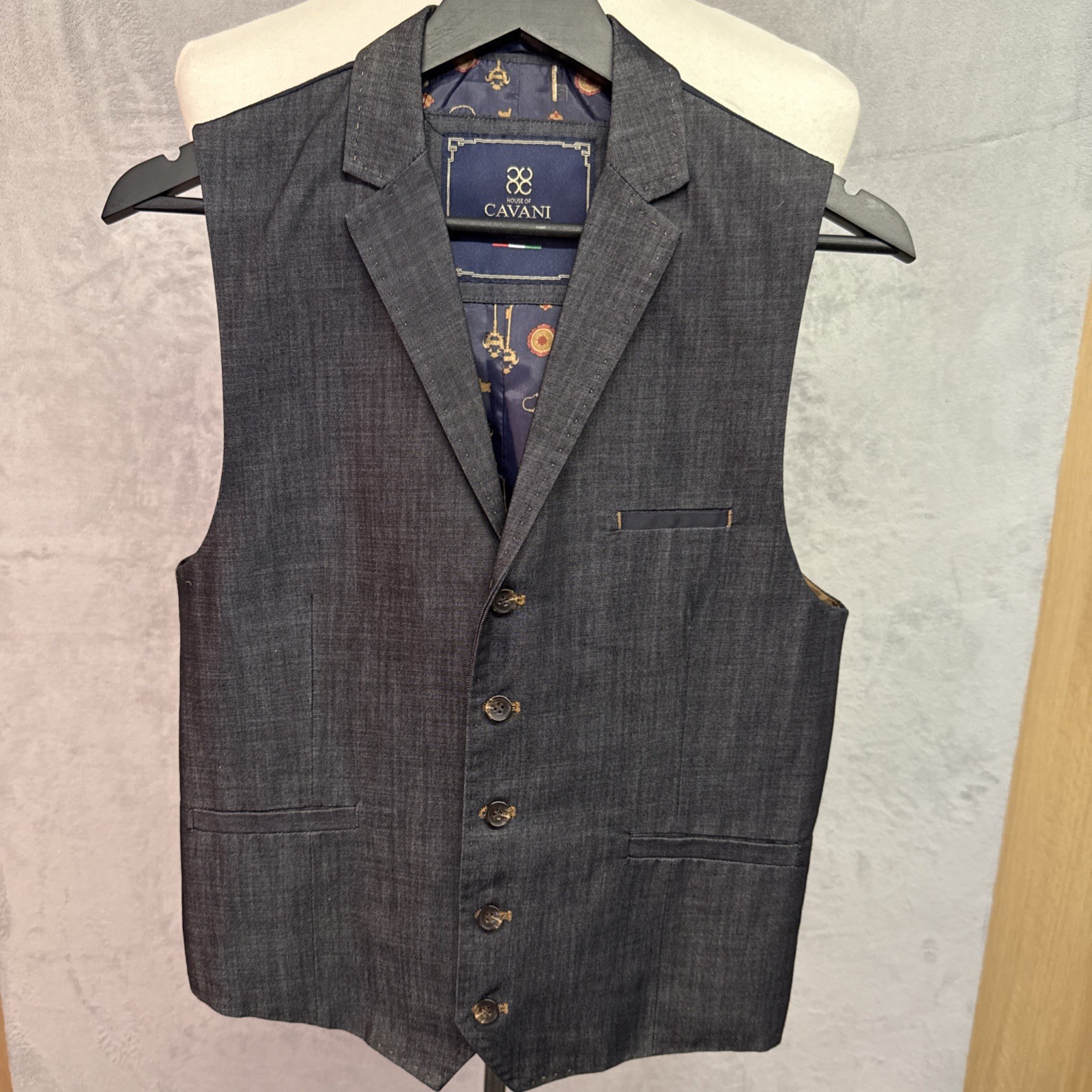 House of Cavani Men’s Cotton/Linen Blend Denim look Waistcoat 38R Slim Fit
