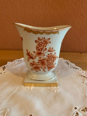 Ältere Herend Sockelvase Apponyi Orange mit Goldrand, Höhe ca.  13 cm, Vitrinens