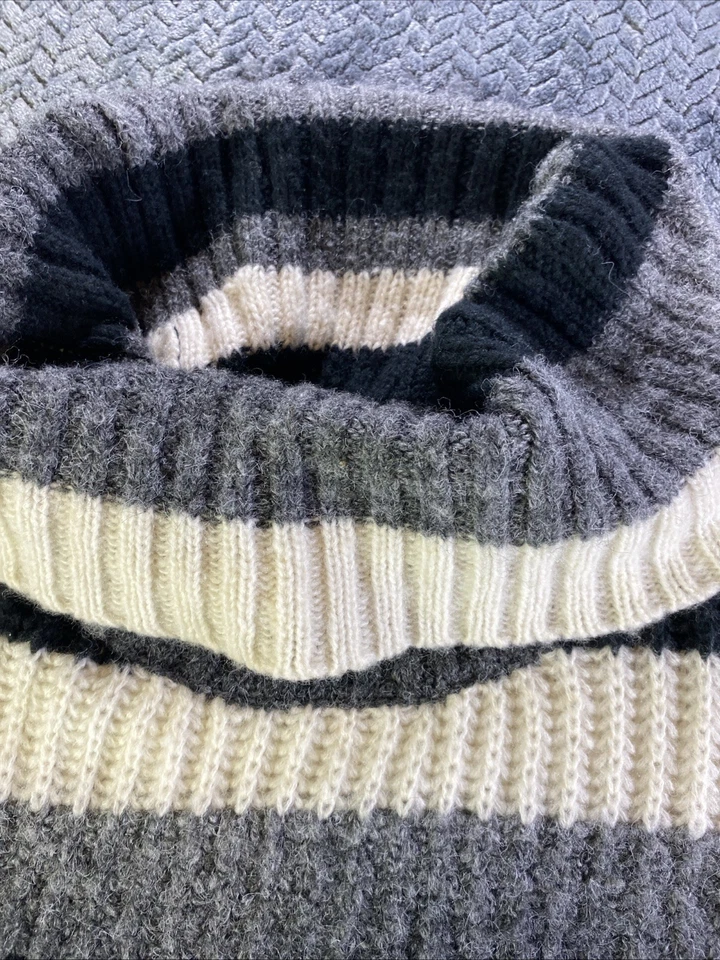 Suéter de cuello alto a rayas talla XS negro y crema de Anthropologie Foto 4 de 4