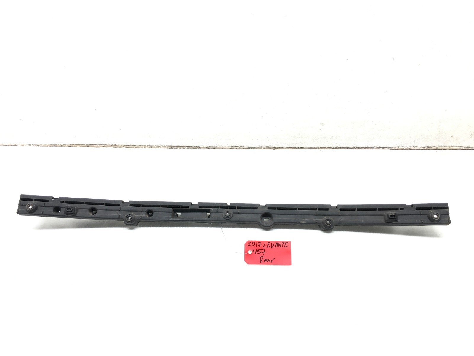 2017-2022 MASERATI LEVANTE REAR BUMPER BRACKET CENTER SUPPORT MOUNT OEM