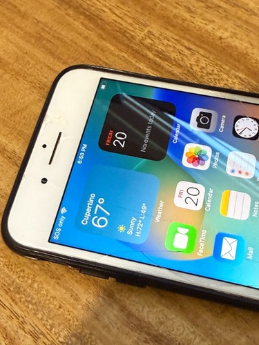 Unlocked Apple iPhone 8 Plus Rose Gold 64GB A1864 - Cracked Screen & Back - Zdjęcie 3 z 9