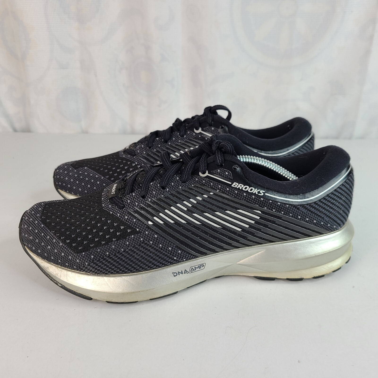 Brooks Levitate Energize Black & White Women's Runnin… Gem