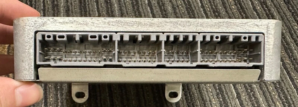 1995 Mazda Millenia ECU - KLY7 18 881R 00 - Изображение 4 из 4