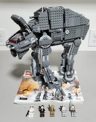 LEGO Star Wars: At-At First Order Heavy Assault Walker (75189) All 5 minifigures