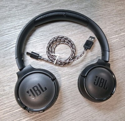 JBL Tune 510BT, Wireless on-ear headphones + Charger Nice (Small Blemish)
