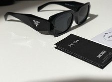 Prada Symbole Sonnenbrille für Damen, Dunkel...