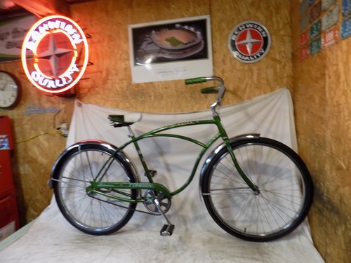 1970 SCHWINN TYPHOON MENS CRUISER BICYCLE JAGUAR PANTHER CORVETTE GREEN AMERICAN