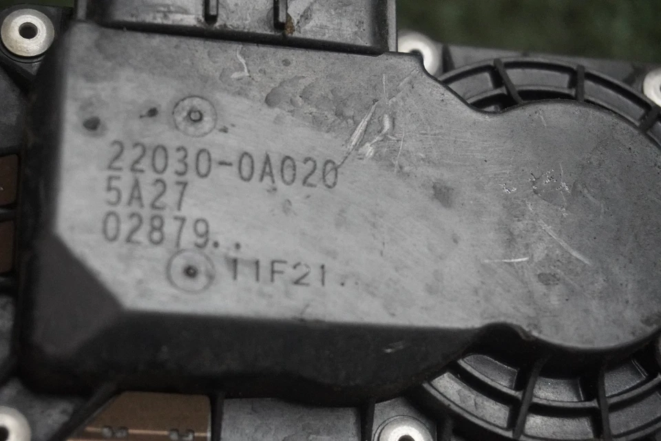 Toyota Sienna 2004 2005 2006 carrocería del acelerador del motor de 3,3 L fabricante de equipos originales 102 k millas 220300A020 Foto 4 de 4