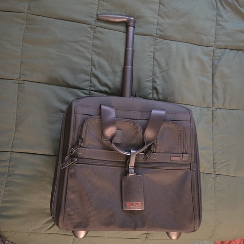 TUMI Deluxe 2 Wheeled Briefcase Carry-On 26123DH With Lock & Code. CLEAN!!!