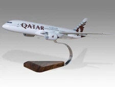 Boeing 787-8 Qatar Airways Desk Wood Airplane New Model Large Scale 1/144
