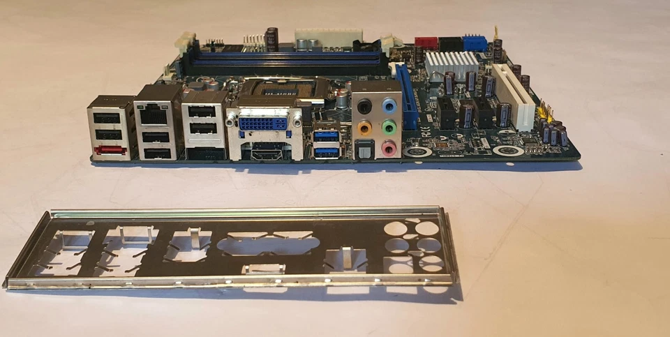 Scheda Madre Intel DH67BL LGA1155 MicroATX Con CPU I3-3220 e 16GB DDR3 RAM - Immagine 4 di 4