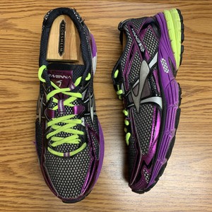brooks brothers womens running shoes