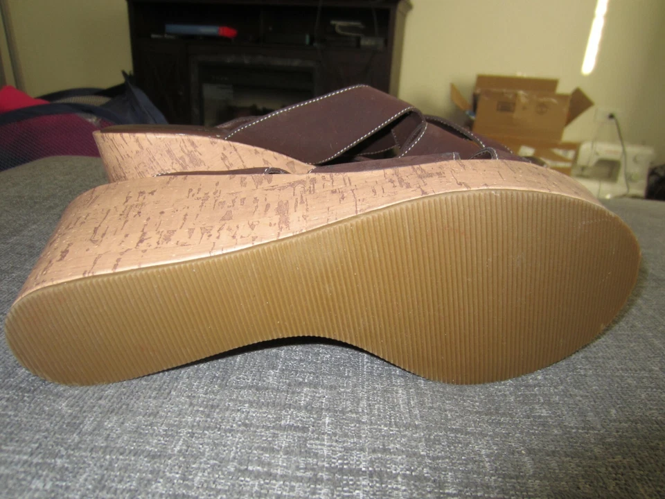 Sandalias de mujer Faded Glory suela de cuña marrón talla 9 1/2 Foto 4 de 4