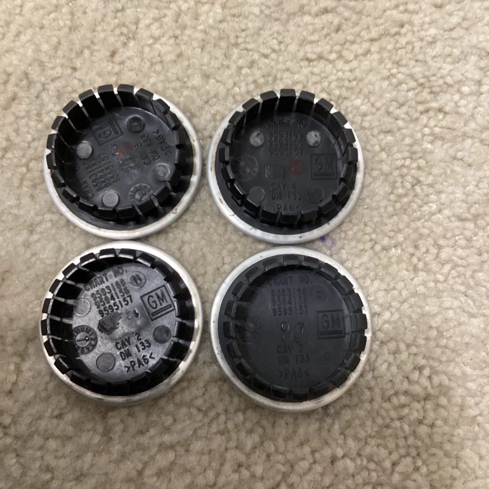 Buick LaCrosse Regal Allure Verano Wheel Center Cap Hub Cover Hubcap OE 9593169 - Image 4 of 4