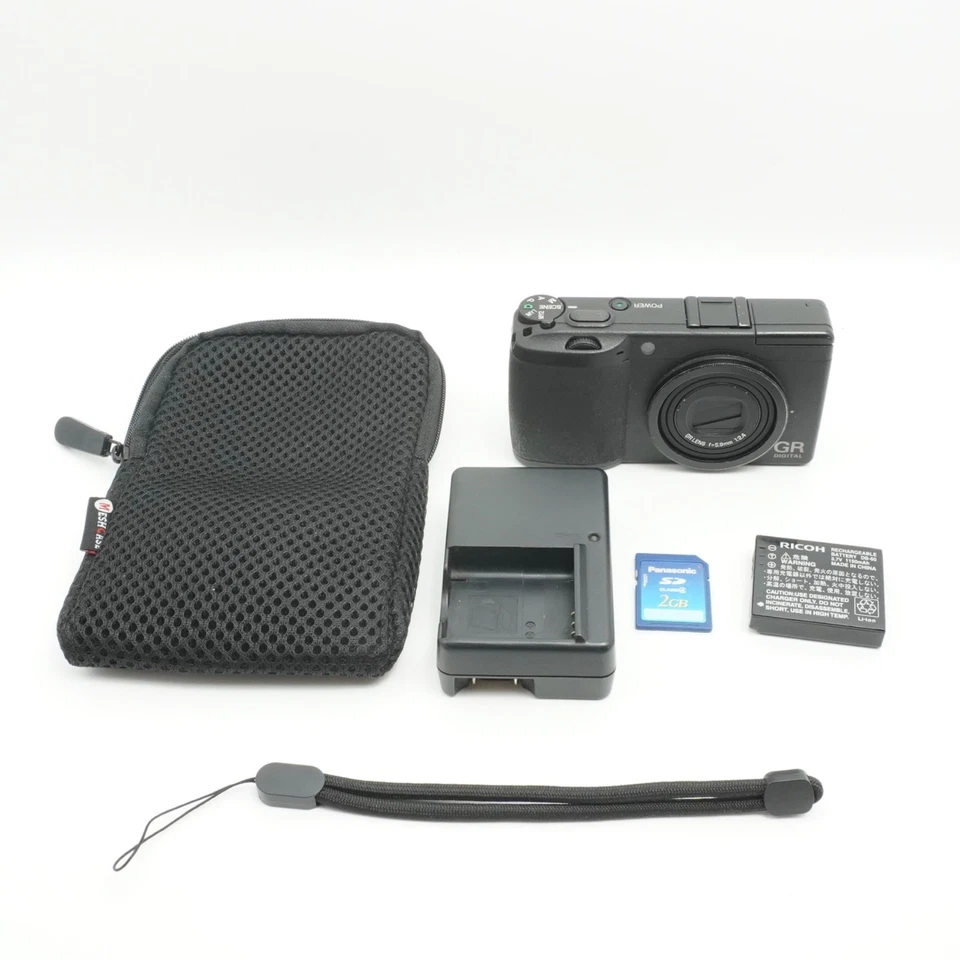 RICOH GR Digital II 10.1MP Compact digital Camera Shutter Count:5989 from Japan - Image 2 of 4