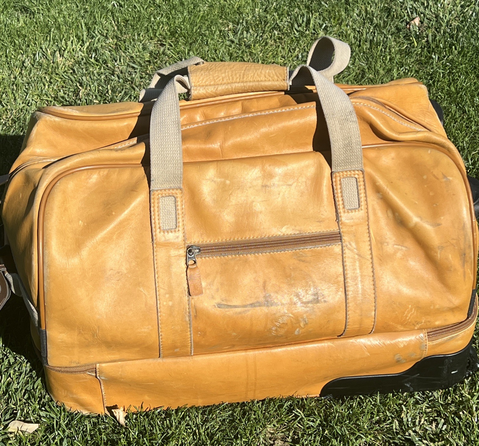 Rawlings Heart of the Hide Suitcase Travel Bag Suitcase Rolling Lombardo Duffle