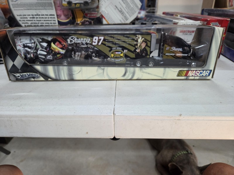 Hot Wheels Racing 1:64 NASCAR Kurt Busch #97 Sharpie Chevy Hauler 2004
