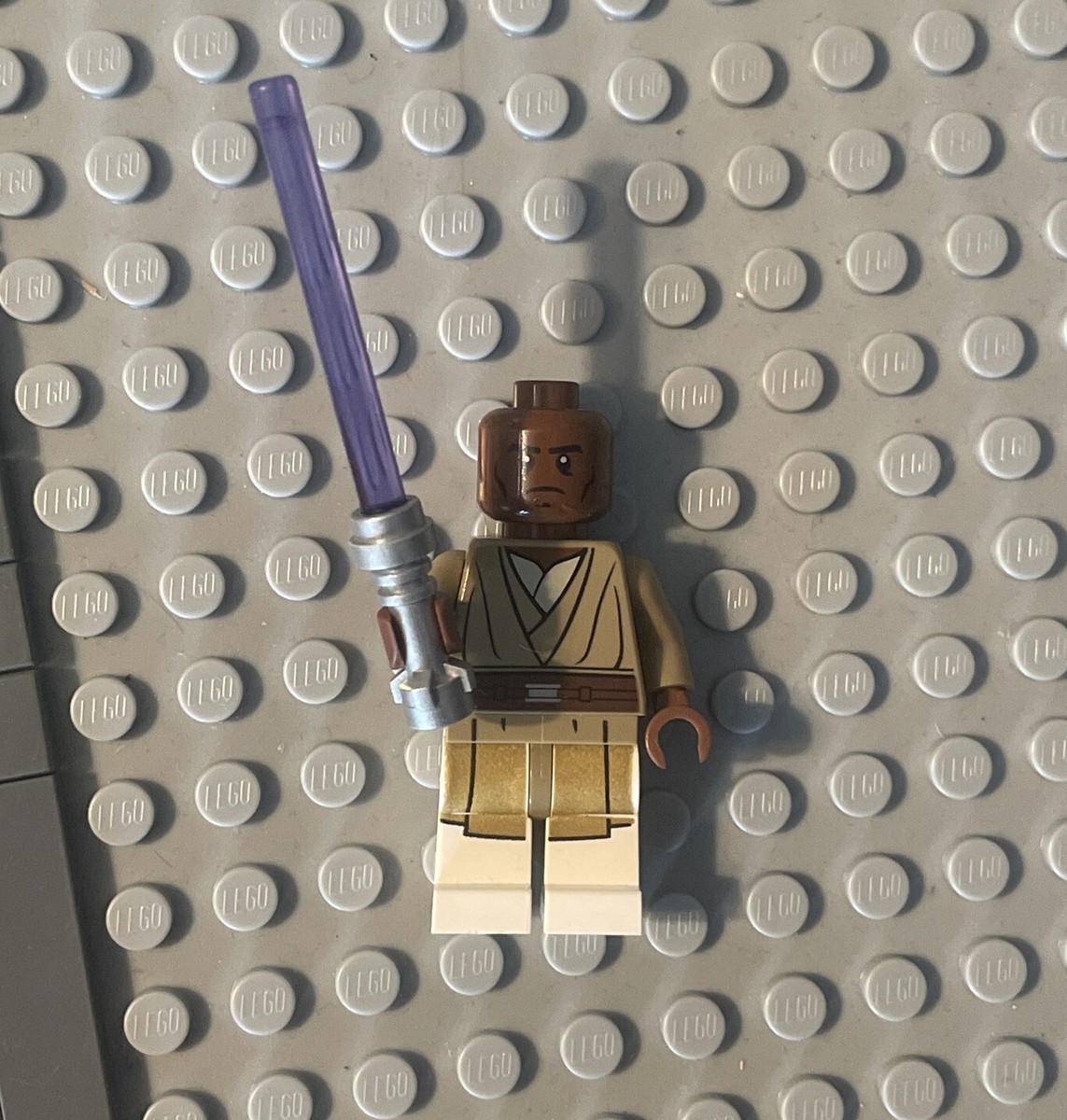 LEGO STAR WARS MACE WINDU w/ Weapon Minifigure *custom*