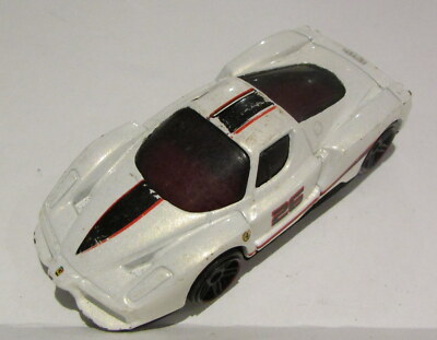 Hot Wheels White Enzo Ferrari 2009 Ferrari 5 Pack exclusive Color