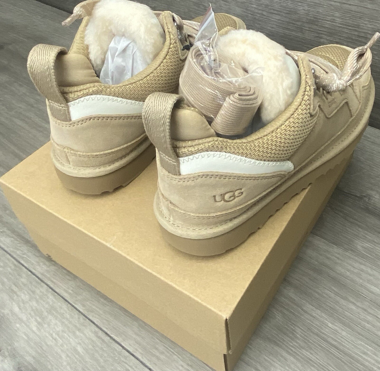 UGG Kids Lowmel Sand Size 5 Comfortable Sneakers for Girls & Boys