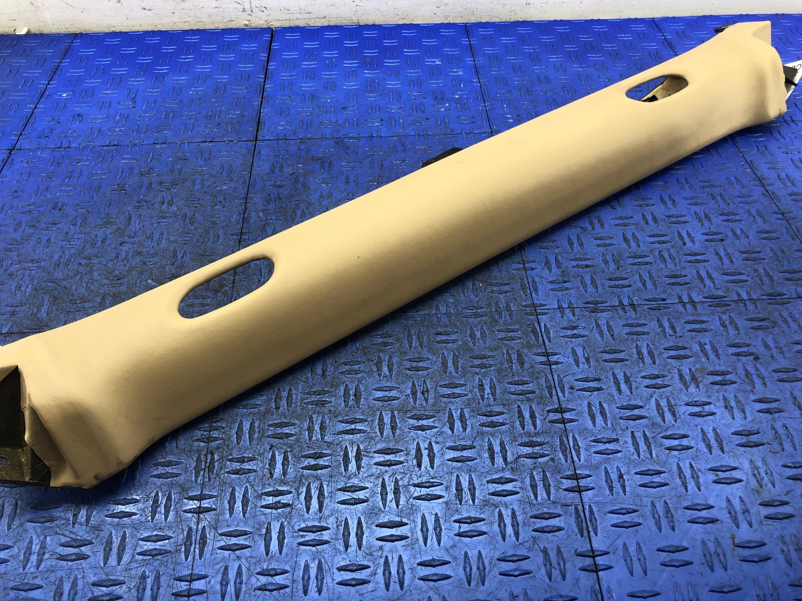 2006-2018 ASTON MARTIN VANTAGE V8 REAR CABIN UPPER TRIM PANEL BEIGE 8G33-67343