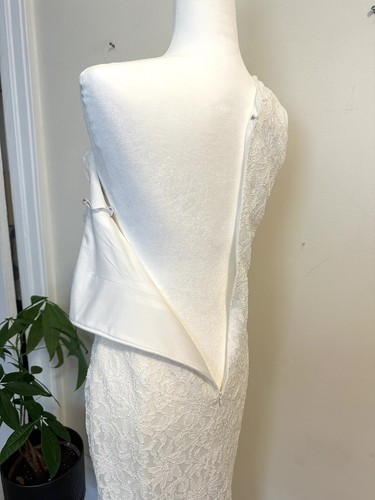 Wedding Dress - size 4 - Davids Bridal - Ivory - Picture 4 of 16