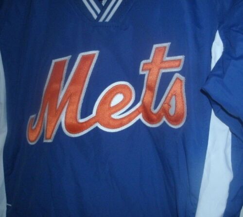 SUÉTER JUVENIL MLB NEW YORK METS ROMPEVIENTOS (FORRADO) TALLA MEDIANA - Imagen 2 de 3