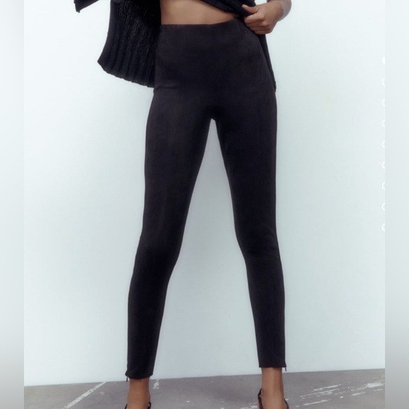 ZARA BASIC BLACK FAUX SUEDE FLAT FRONT TAPERED LEG SIDE ZIP PANTS SZ LARGE