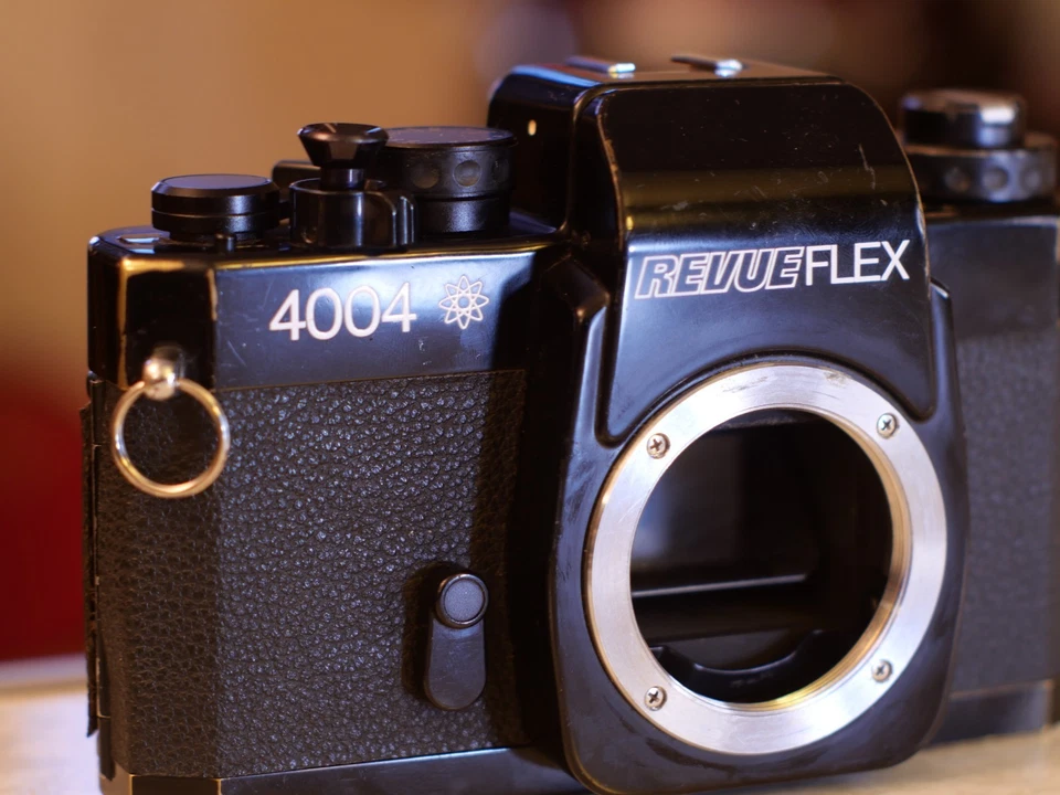 Revueflex 4004 - Revista de cámara vintage de exposición automática M42 (Chinon CE Memotron) Foto 4 de 4