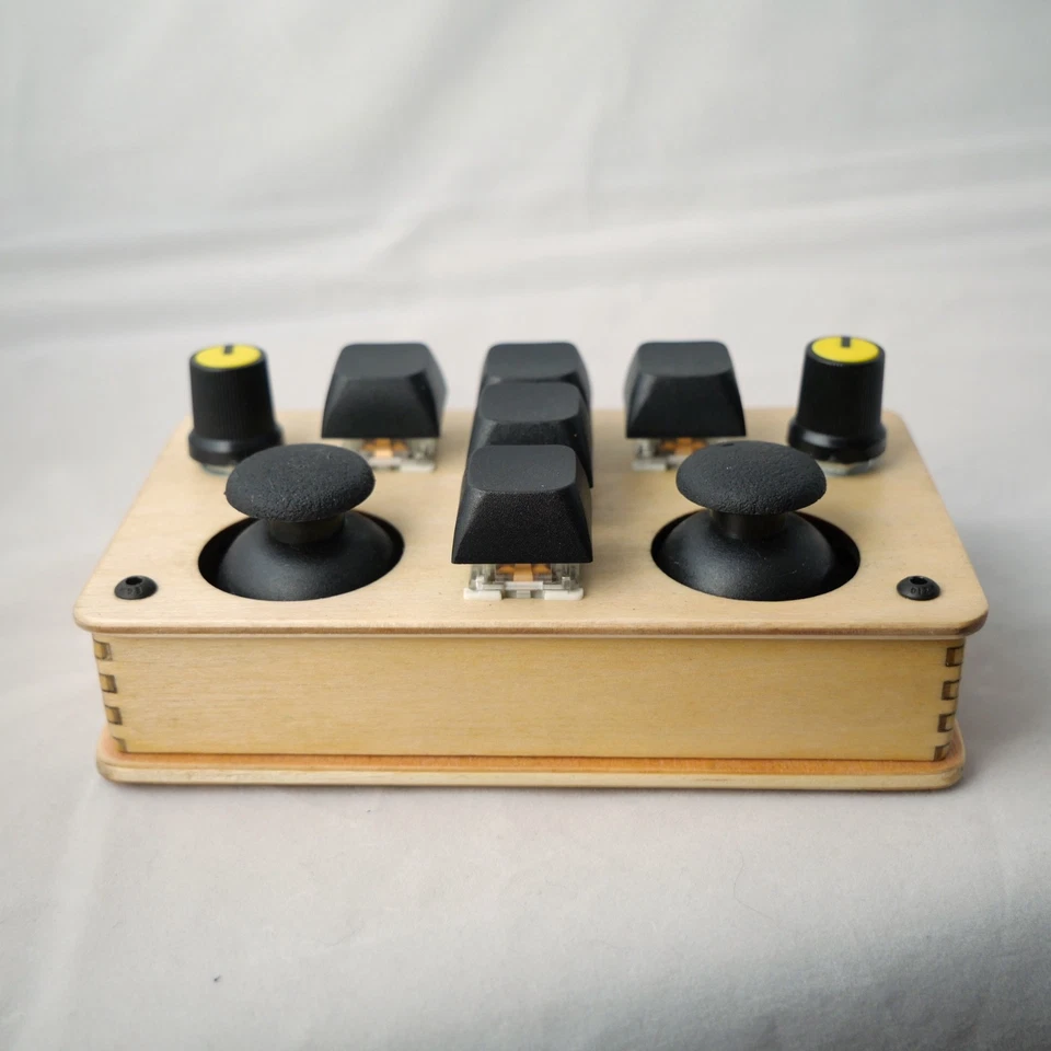 madMidi Wood Enclosed Wireless Midi Controller - Image 2 of 4