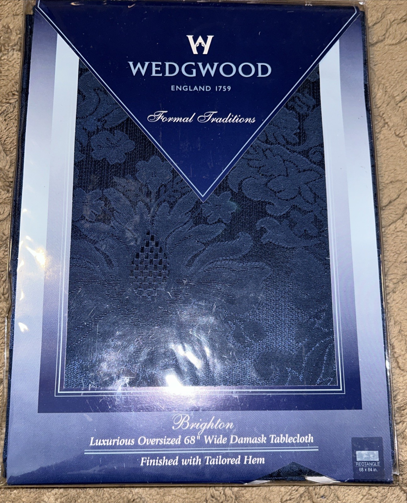 Wedgwood Tablecloth Formal Traditions Brighton 68x84 Navy Ne