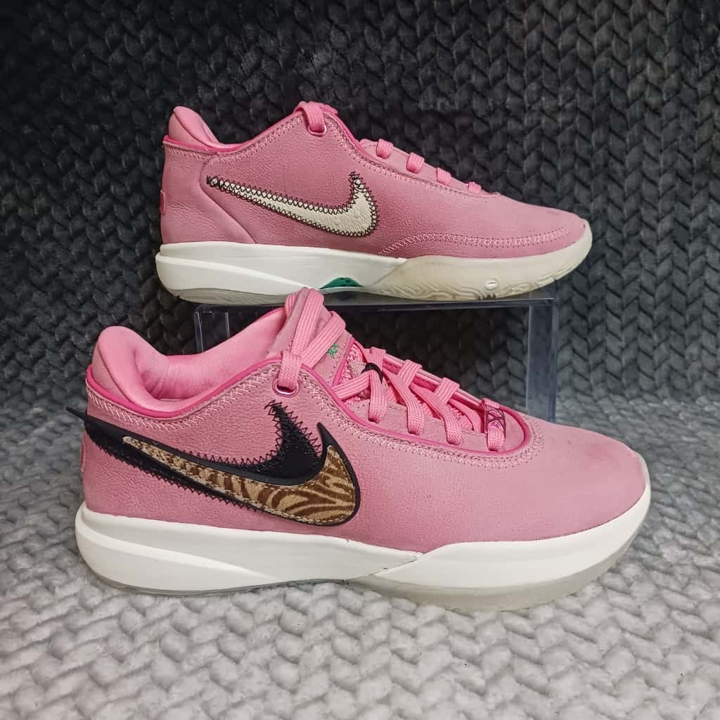 Nike Lebron 20 South Beast Pink Men display picture 2