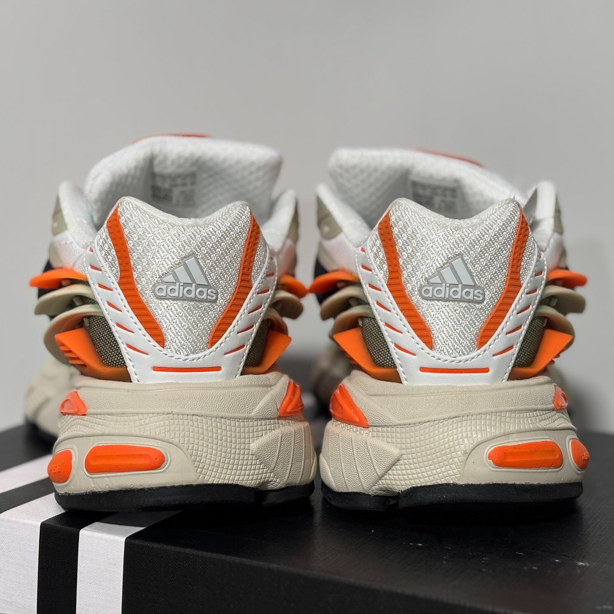 Size 12 - Pharrell x VIRGINIA x adidas Adistar Jellyfish Focus
