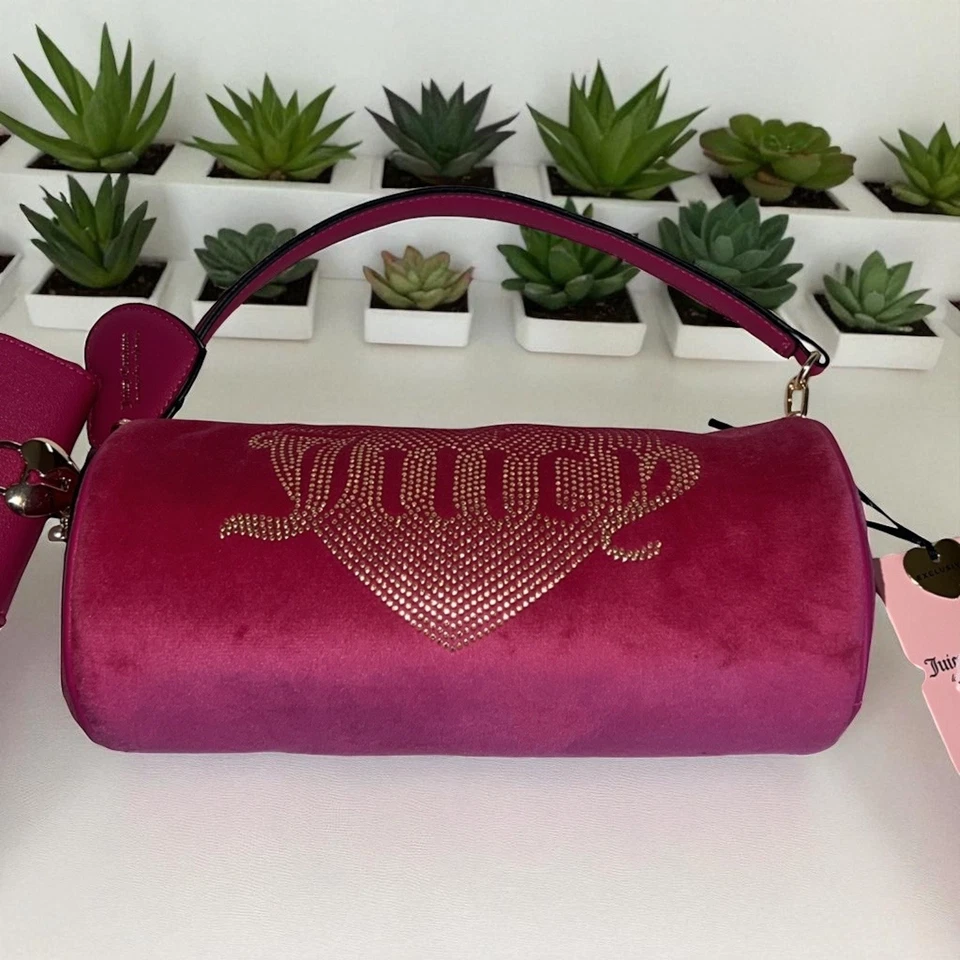 Bolso de Hombro Juicy Couture Rosa con Diseño Texturizado y Acentos Metálicos Foto 4 de 4