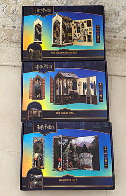 Harry Potter 3-er Set Book Nook mit LED-Licht