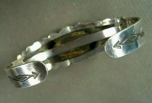 Old Unsigned Sterling Silver Cuff Bracelet w 3 Turquoise Cabochons, 28.6g - Picture 6 of 7