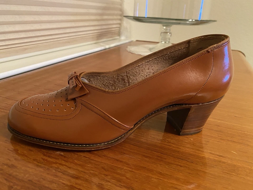 Zapatos de tacón bajo vintage años 40 nuevos stock antiguo 100 % cuero marrón  Foto 4 de 4